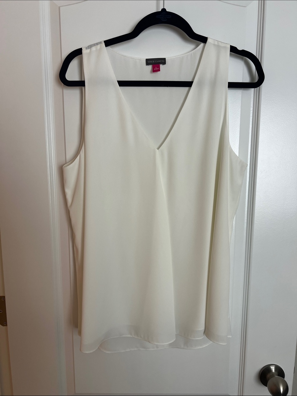 Vince Camuto Ivory V-Neck Sleeveless Camisole